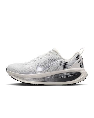 W+NIKE+VOMERO+18+ESS.png